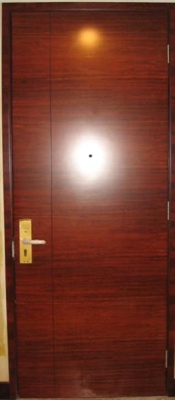 供應木質防火門*