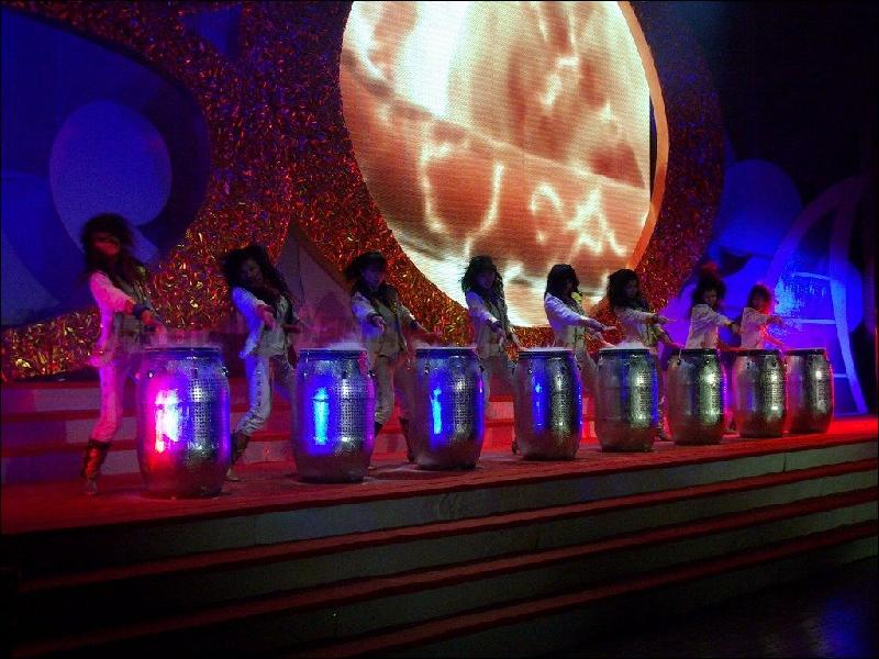 供應(yīng)東莞望牛墩工廠中秋晚會策劃執(zhí)行、舞臺燈光音響租賃、文藝表演嘉賓