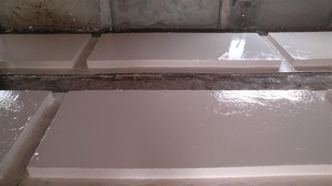 最新配方無(wú)機(jī)玻璃鋼保溫板生產(chǎn)設(shè)備圖片