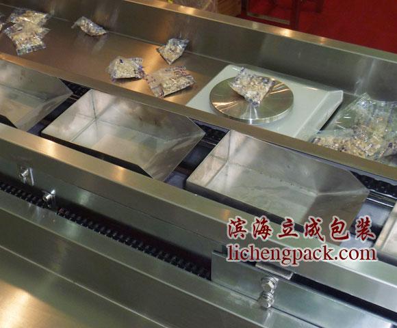 供應(yīng)酒精棉球包裝機