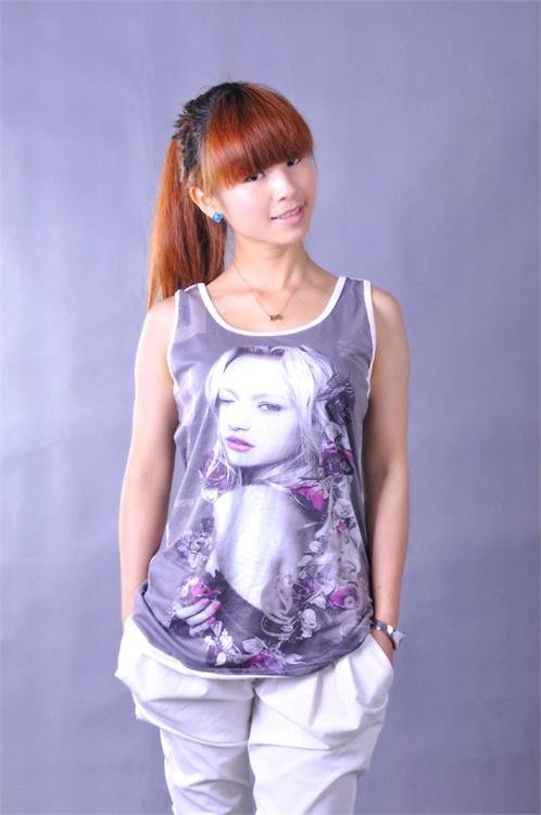 專業(yè)批發(fā)尾單服裝2.5元起，質優(yōu)價廉*的服裝。