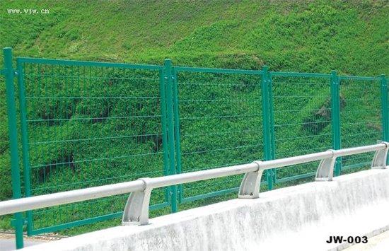 供應(yīng)上海公路護欄網(wǎng)生產(chǎn)廠家   高速公路護欄網(wǎng)安裝