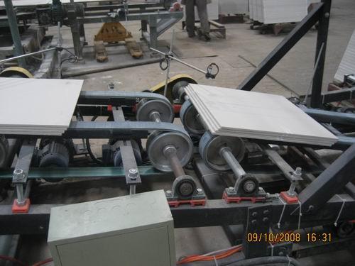 供應(yīng)皮帶式撿磚機(jī) 皮帶式撿磚機(jī)/瓷磚加工設(shè)備