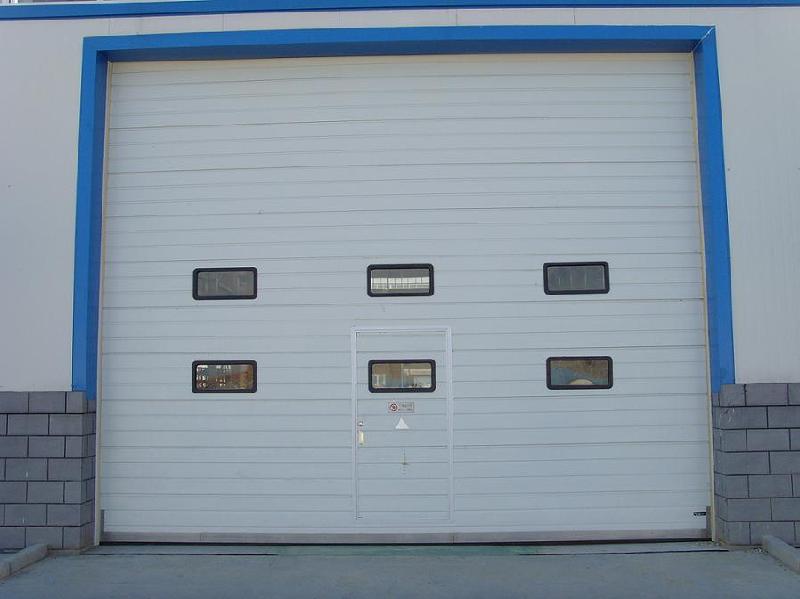 供應(yīng)南昌滑升門(mén)的銷(xiāo)售廠家，撫州滑升門(mén)的廠家，贛州滑升門(mén)的銷(xiāo)售