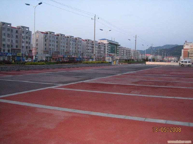 供應(yīng)彩色透水路面應(yīng)用領(lǐng)域之世博園場(chǎng)館地面