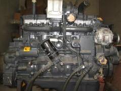 小松PC200-8發(fā)動機圖片