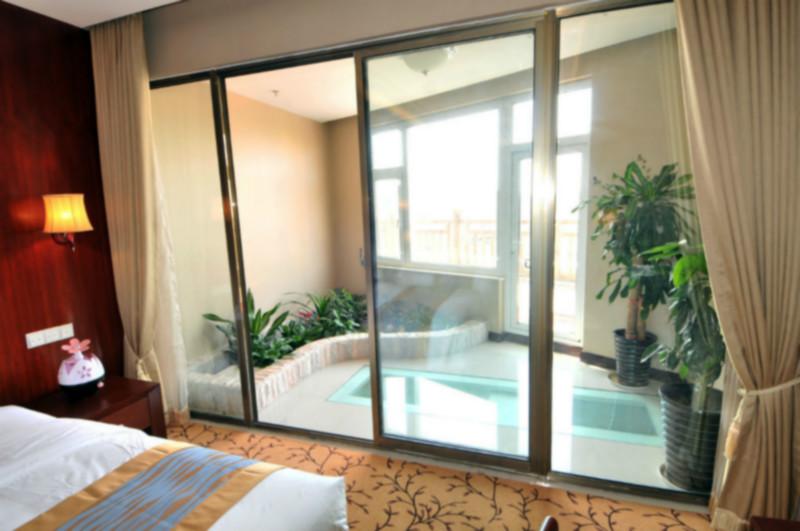 供應(yīng)青島美盾節(jié)能門(mén)窗隔音隔熱無(wú)霜露