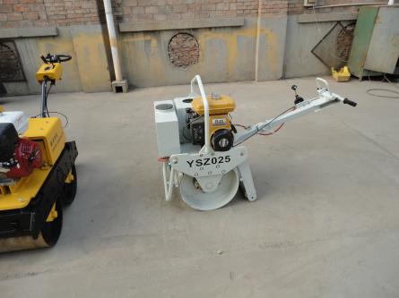 供應(yīng)一拖洛建單鋼輪手扶0.25噸振動(dòng)壓路機(jī)road roller