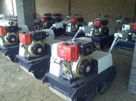 手扶壓路機廠家圖片