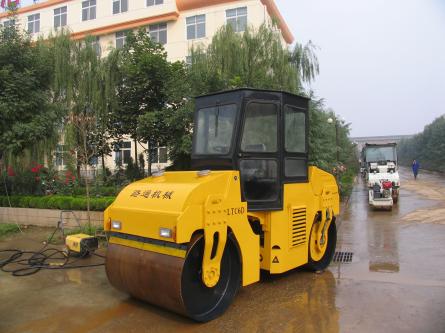 供應路通生產震蕩式6噸壓路機廠家報價，洛陽LTC6D黃色雙鋼輪壓路機