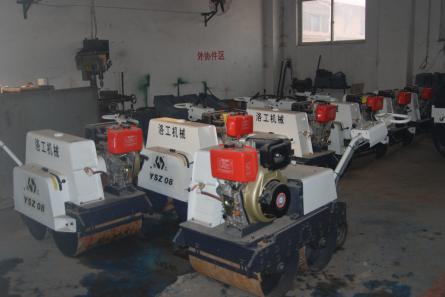 洛陽800公斤小型雙鋼輪壓路機(jī)圖片