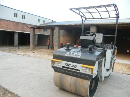 供應(yīng)生產(chǎn)洛陽壓路機(jī)廠家，雙鋼輪3噸振動壓路機(jī) road roller