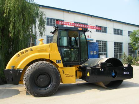 供應(yīng)洛陽(yáng)生產(chǎn)14噸單鋼輪壓路機(jī)報(bào)價(jià)，路通重工LT214單鋼輪液壓振動(dòng)