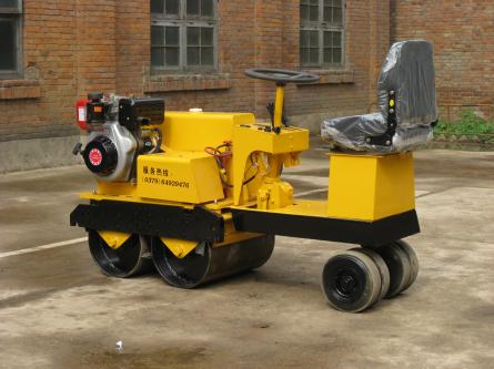 供應(yīng)洛陽小型壓路機(jī)洛建雙鋼輪壓路機(jī)