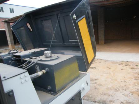 供應(yīng)生產(chǎn)洛陽壓路機(jī)廠家，雙鋼輪3噸振動壓路機(jī) road roller