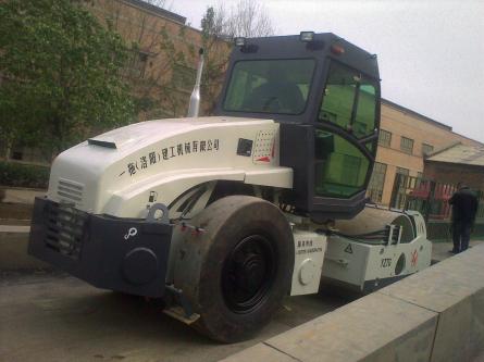 供應一拖洛陽牌洛建小型7噸兩用型單鋼輪振動壓路機road rolle