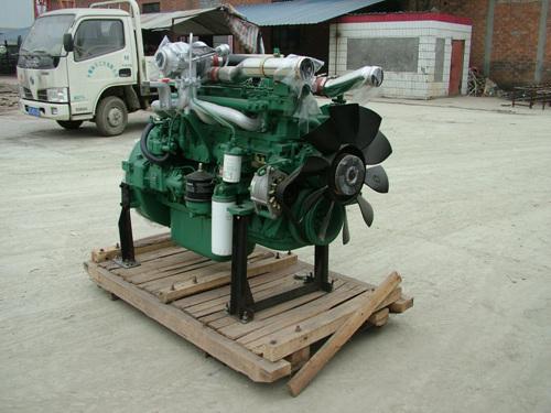 供應一汽錫柴240馬力發(fā)動機，錫柴CA6DF2-24