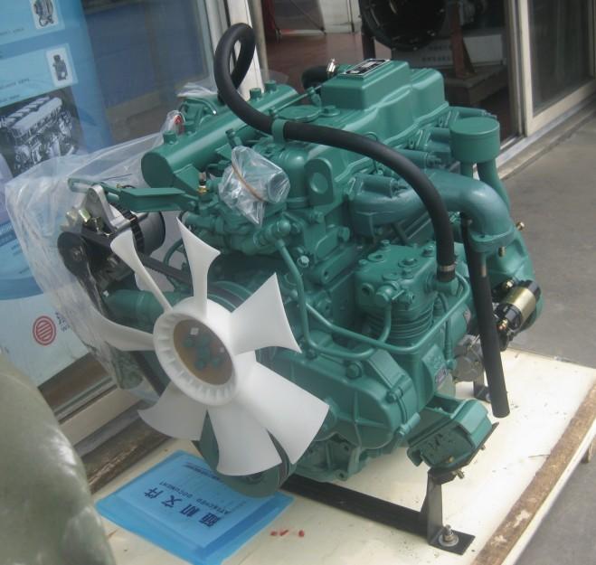 4102不帶增壓發(fā)動(dòng)機(jī)圖片