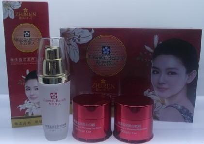 供應(yīng)東方依人雅漾盈潤美白三合一168元/套