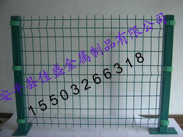 供應(yīng)三角折彎護(hù)欄網(wǎng)