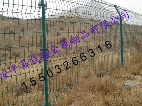 雙邊絲護欄網(wǎng)圖片