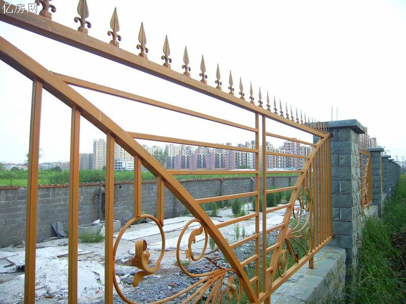 供應(yīng)甘肅蘭州優(yōu)質(zhì)圍墻柵欄專業(yè)供應(yīng)商