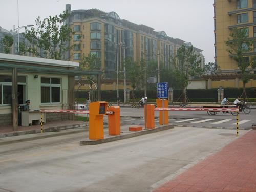 供應(yīng)松原藍(lán)牙微波遠(yuǎn)距離停車場(chǎng)系統(tǒng)道閘