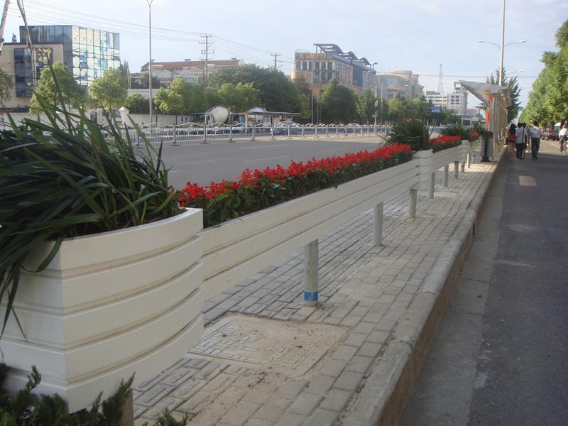 供應(yīng)嘉興PVC道路花箱直銷，花箱批發(fā)，嘉興花箱廠家，花箱價(jià)格