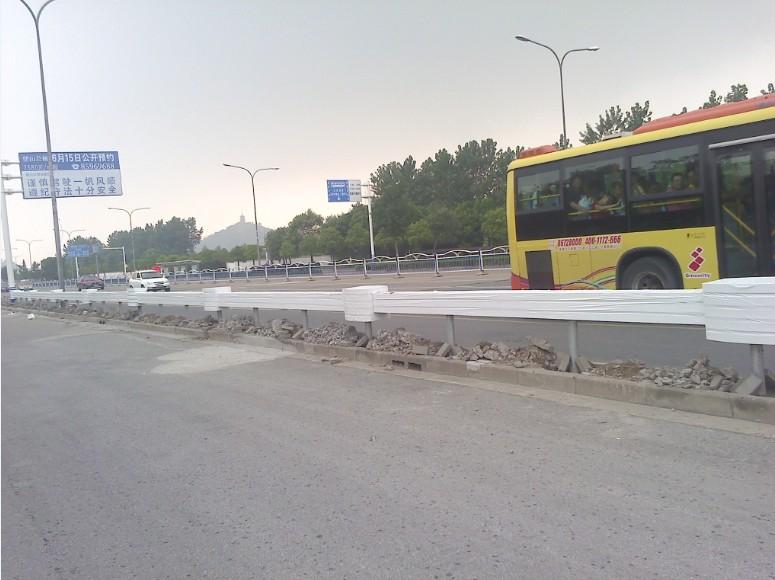 供應(yīng)道路花箱 道路花箱廠家  道路花箱價(jià)格 道路花箱批發(fā)