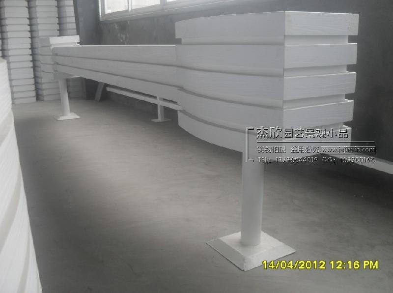 供應PVC道路花箱廠家，PVC花箱價格，花箱批發(fā)