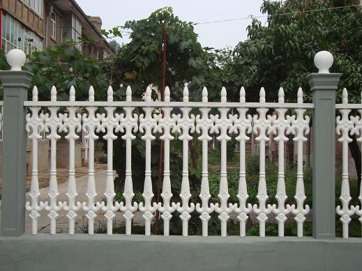 供應(yīng)臨沂PVC護(hù)欄批發(fā)安裝