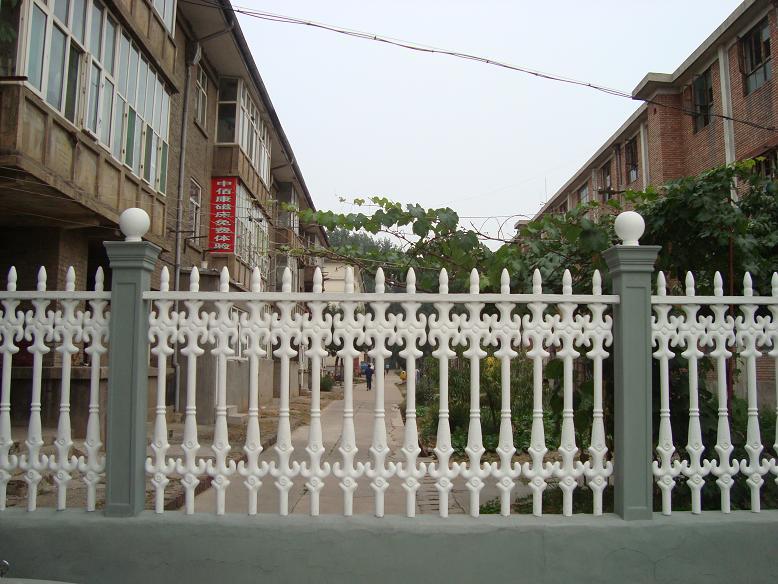 供應(yīng)PVC護(hù)欄