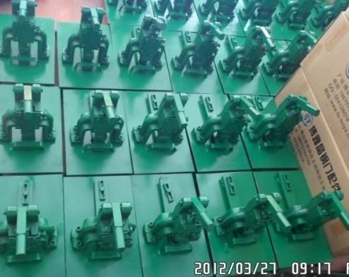 供應(yīng)湖北襄樊晶鋼門貼膜機(jī)，沖孔機(jī)