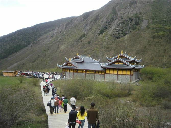 供應(yīng)九寨溝包車咨詢電話