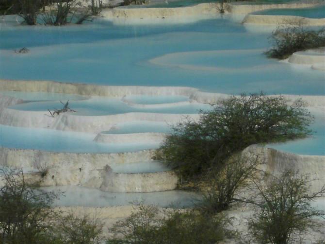 供應(yīng)九寨溝包車咨詢電話