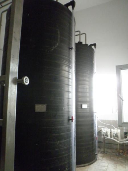 供應(yīng)新疆耐酸堿容器廠家直銷 新疆耐酸堿容器直銷熱線