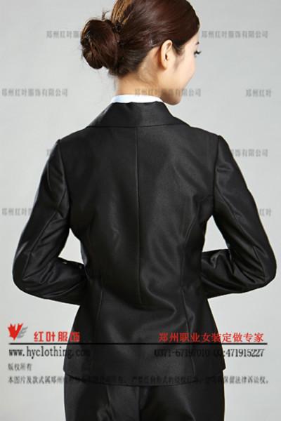 供應定做職業(yè)女裝40-鄭州紅葉服飾