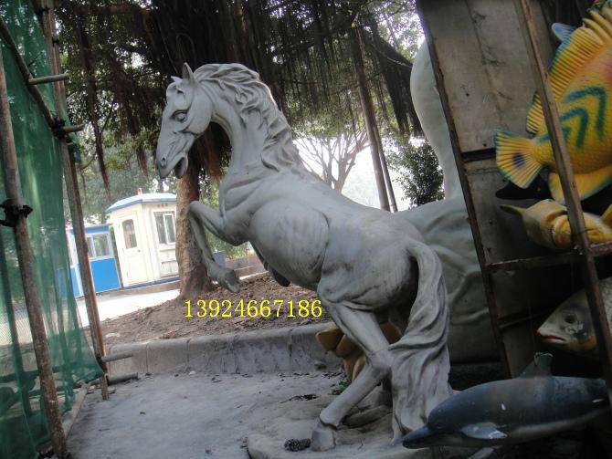 供應(yīng)玻璃鋼仿真馬雕塑