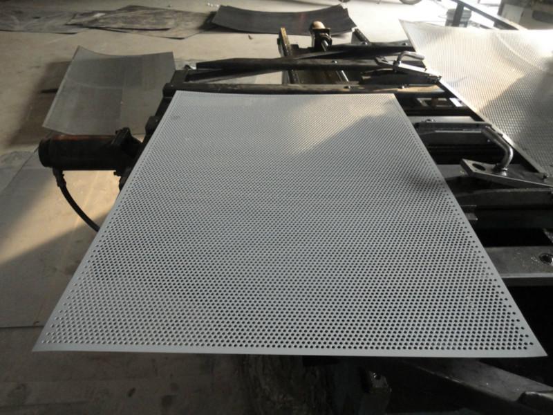 供應(yīng)鋁板沖孔板穿孔吸音板鍍鋅穿孔