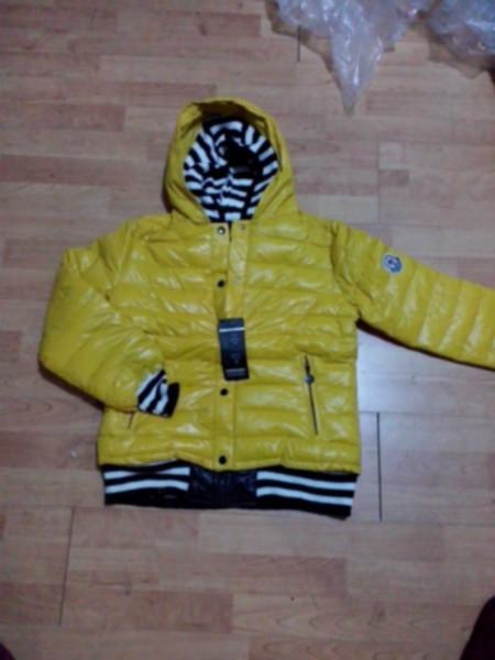 供應(yīng)*處理批發(fā)秋冬毛衫等