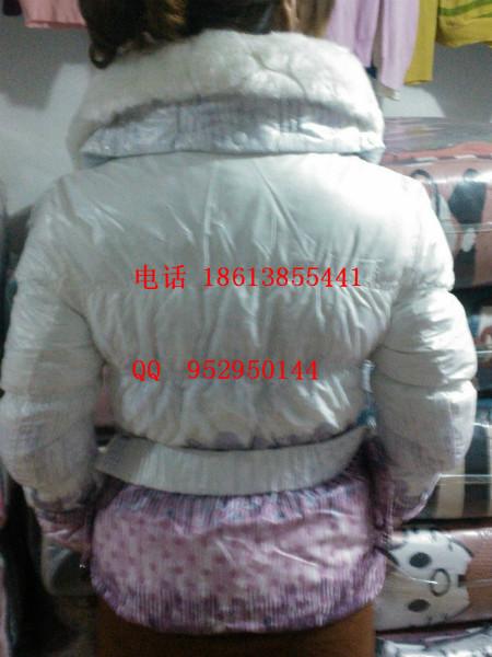 供應(yīng)毛衣棉服雜款牛仔褲*價(jià)格三元批