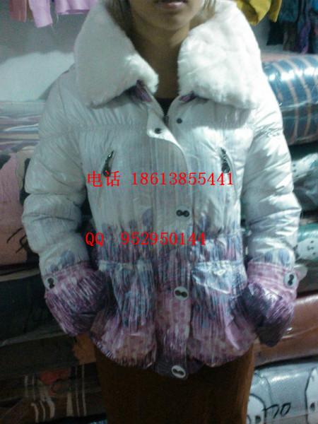 供應(yīng)北京*秋冬尾貨服裝批發(fā)