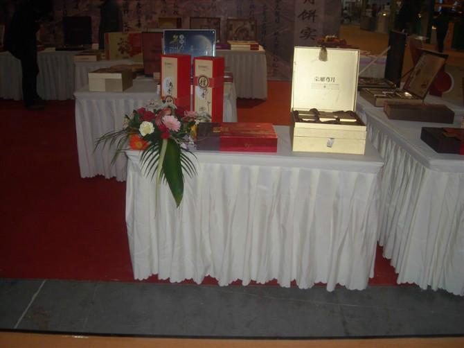 成都展會展柜出租租賃液晶電視機(jī)展板折疊椅貨架廣告噴繪寫真KT板