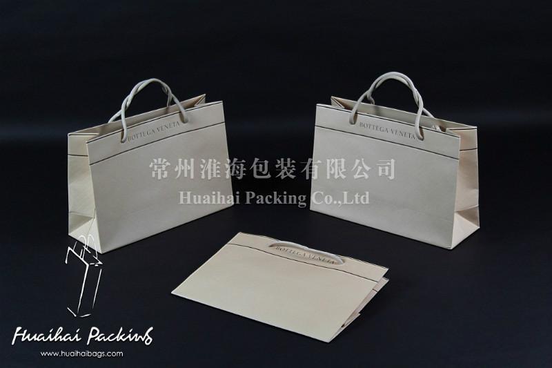 供應(yīng)Bottega Veneta服裝紙袋_BV服裝購物袋_*品包袋