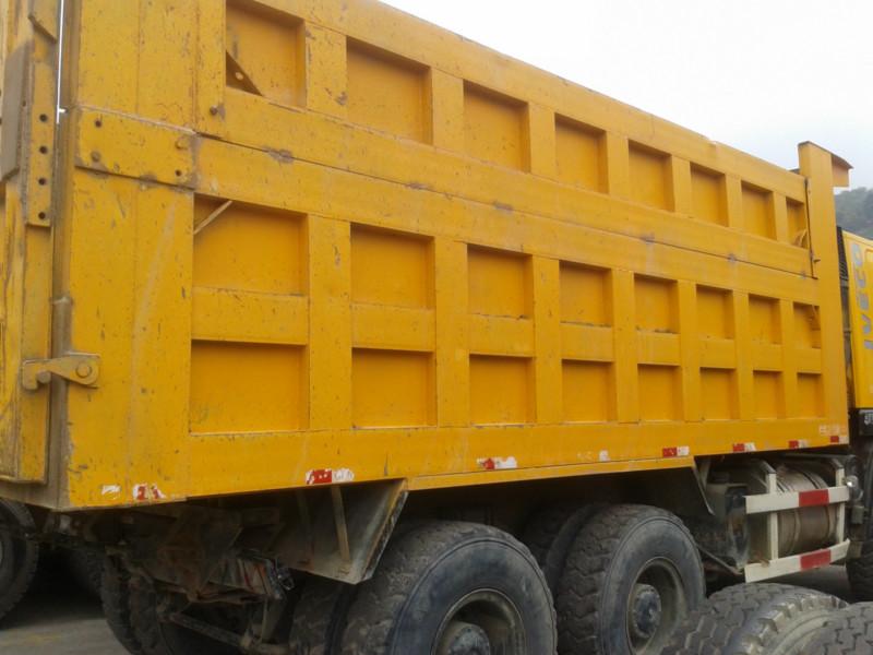 供應(yīng)紅巖新金剛自卸工程汽車15696955550