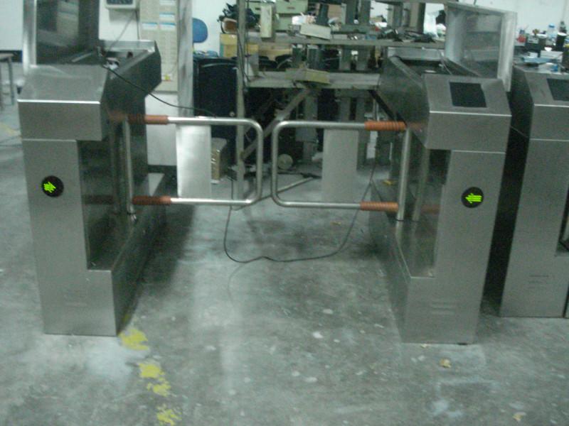 供應(yīng)深圳防撞擺閘，深圳防撞擺閘圖片，深圳防撞擺閘廠家