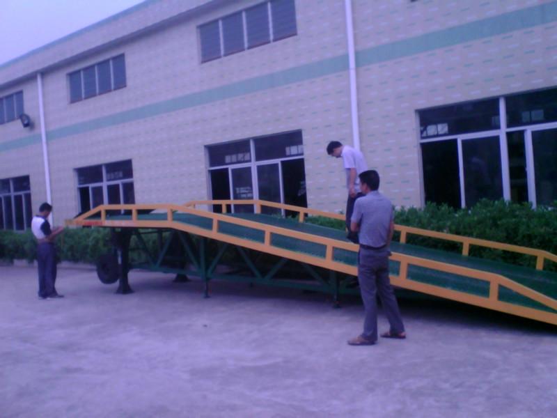 供應(yīng)開平恩平叉車上貨柜*過(guò)橋新款