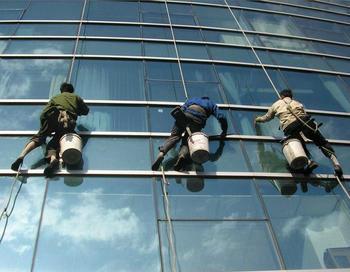 供應(yīng)南寧最棒的清潔公司*藍(lán)雄清潔