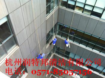 供應(yīng)桐廬外墻清洗公司