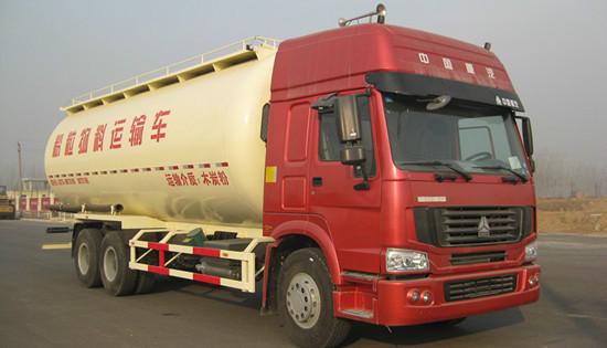 重汽豪沃后雙橋粉粒物料車圖片